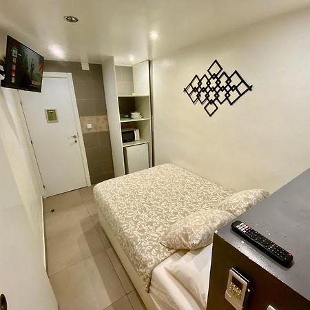 Suites Nuevas Con Bano Privado Frente Al Metro St Mwc Barcelona-Fira L'Hospitalet de Llobregat Bagian luar foto