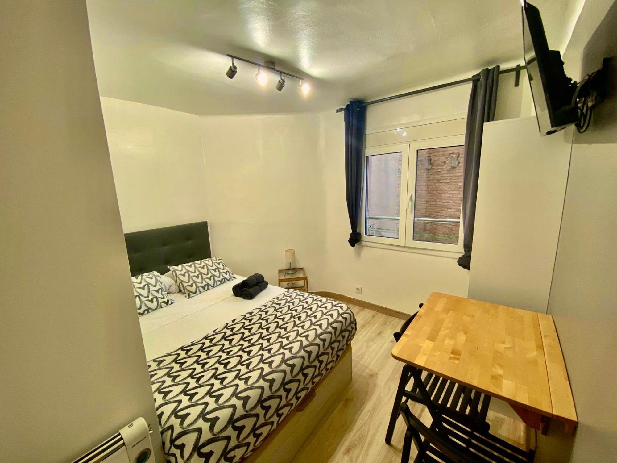 Suites Nuevas Con Bano Privado Frente Al Metro St Mwc Barcelona-Fira L'Hospitalet de Llobregat Bagian luar foto