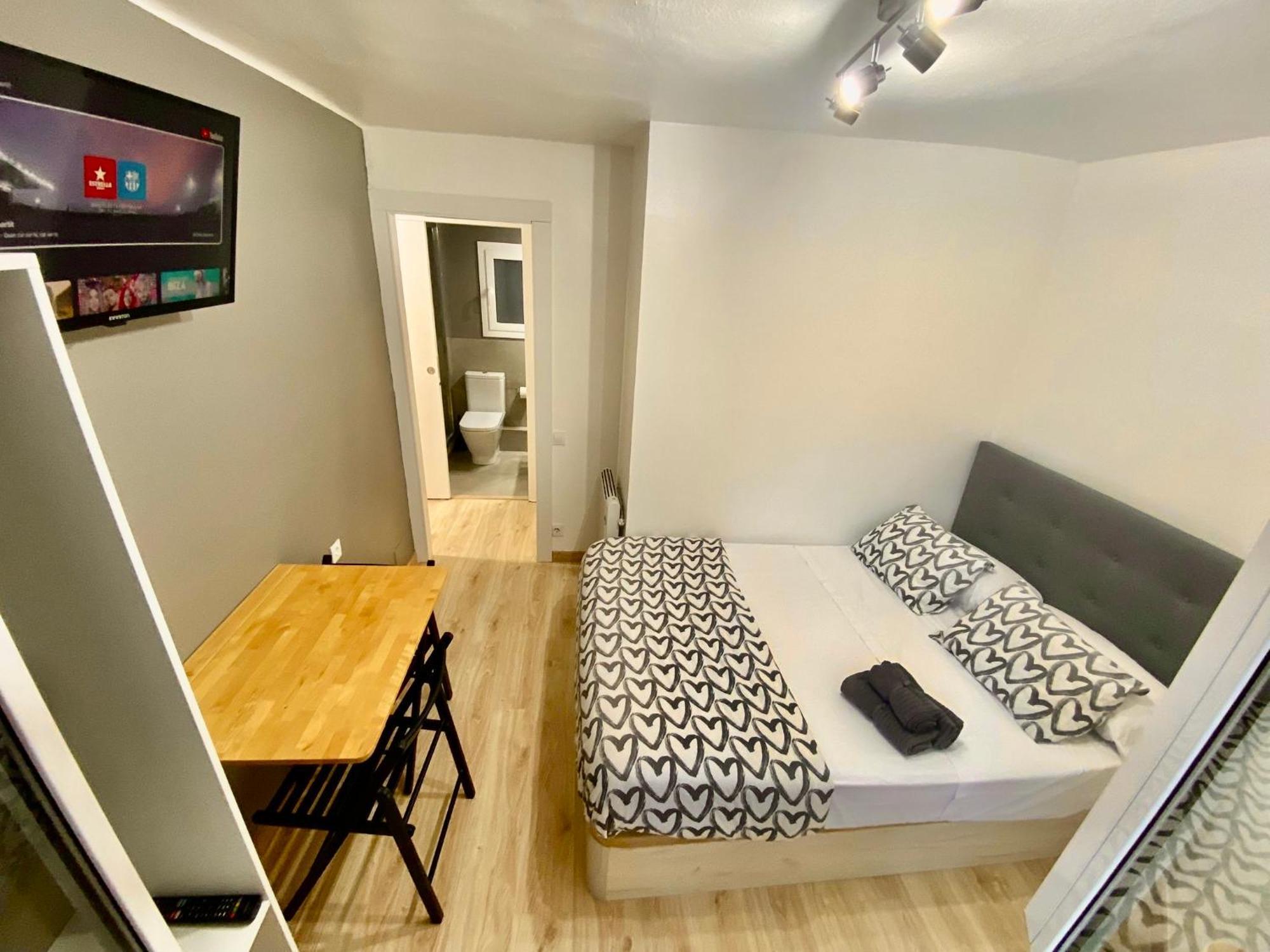 Suites Nuevas Con Bano Privado Frente Al Metro St Mwc Barcelona-Fira L'Hospitalet de Llobregat Bagian luar foto