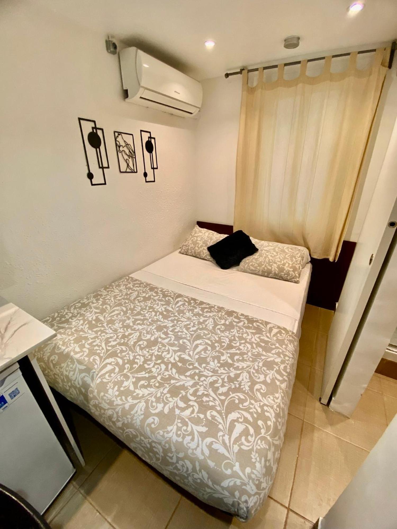 Suites Nuevas Con Bano Privado Frente Al Metro St Mwc Barcelona-Fira L'Hospitalet de Llobregat Bagian luar foto
