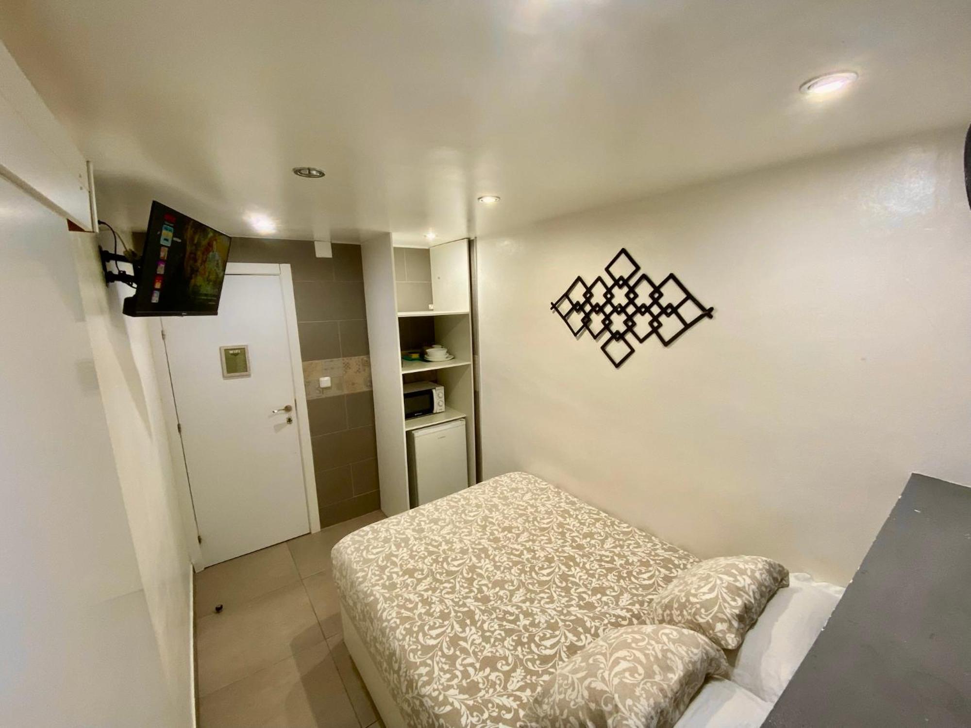 Suites Nuevas Con Bano Privado Frente Al Metro St Mwc Barcelona-Fira L'Hospitalet de Llobregat Bagian luar foto