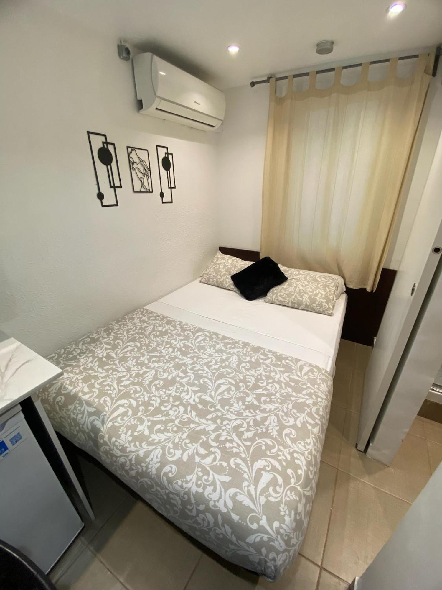 Suites Nuevas Con Bano Privado Frente Al Metro St Mwc Barcelona-Fira L'Hospitalet de Llobregat Bagian luar foto